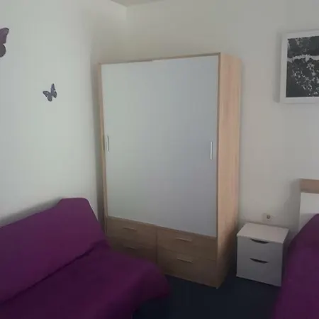 公寓 Studio Apartman Suzy 斯顿