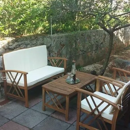 Studio Apartman Suzy 斯顿